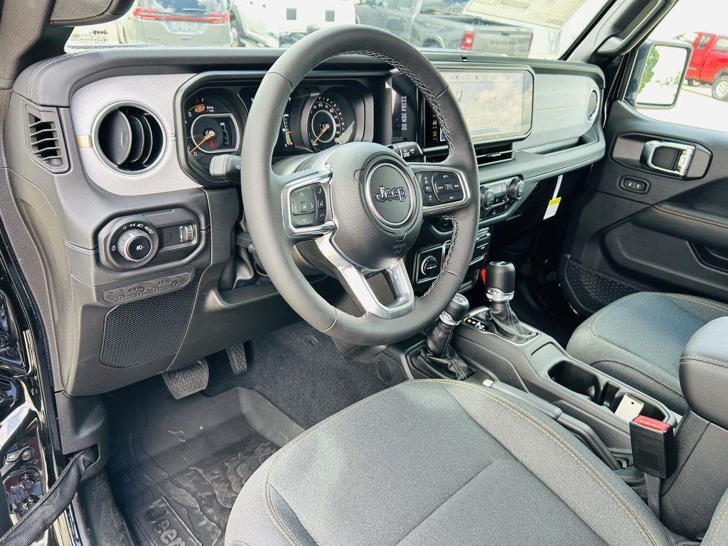new 2025 Jeep Wrangler car, priced at $47,029