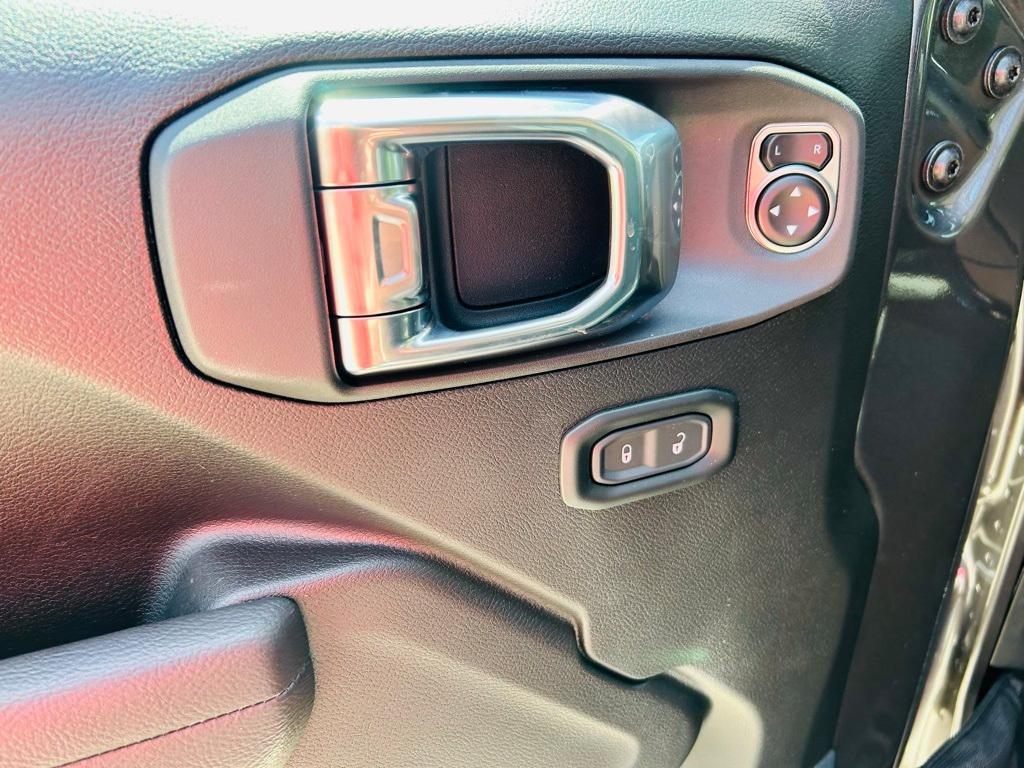 new 2025 Jeep Gladiator car