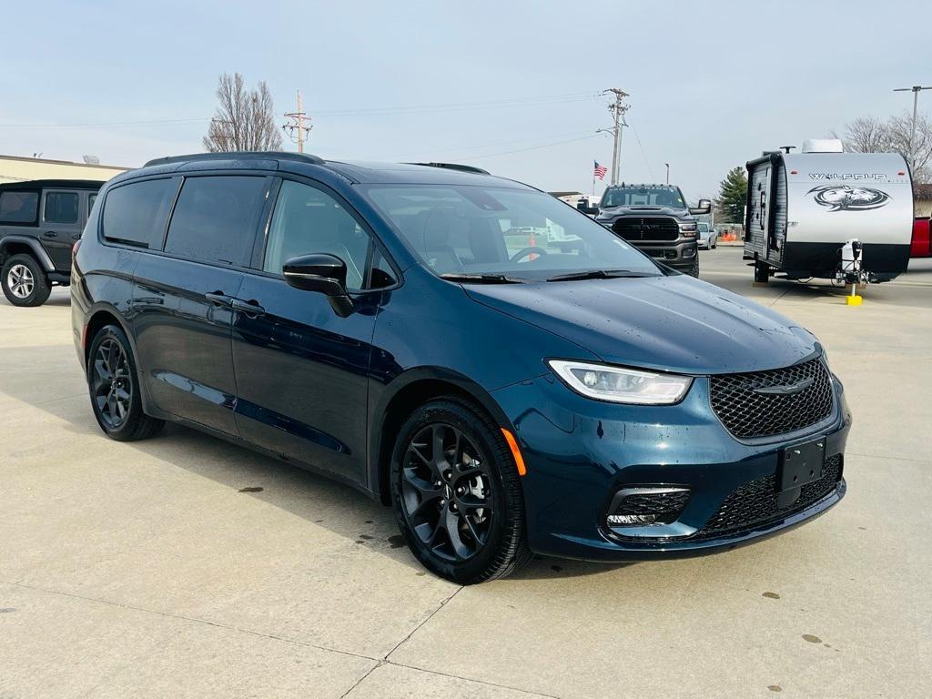 new 2025 Chrysler Pacifica car, priced at $50,564