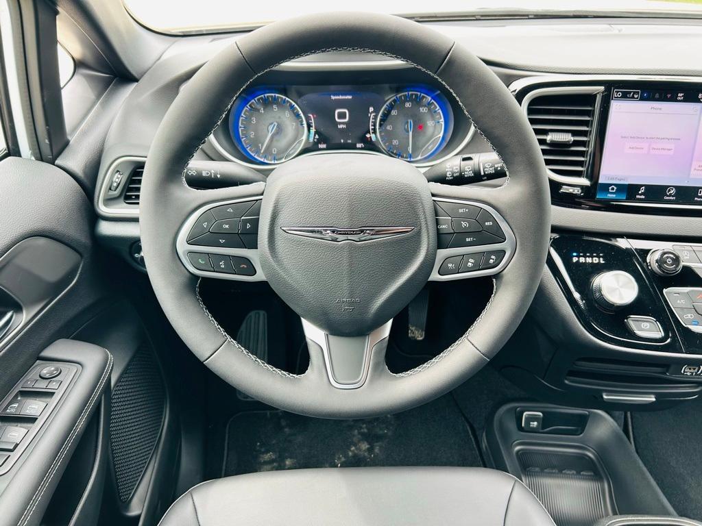 new 2025 Chrysler Voyager car
