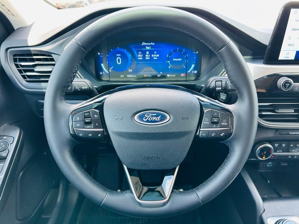 used 2022 Ford Escape car, priced at $25,200