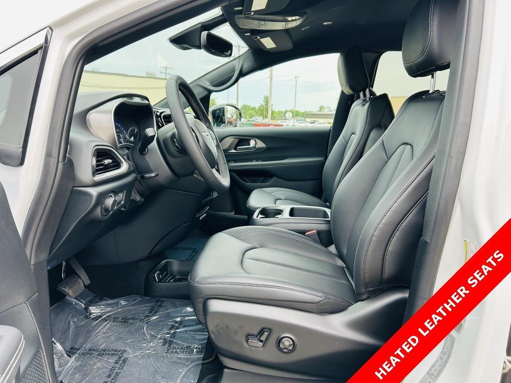 new 2025 Chrysler Voyager car, priced at $40,113