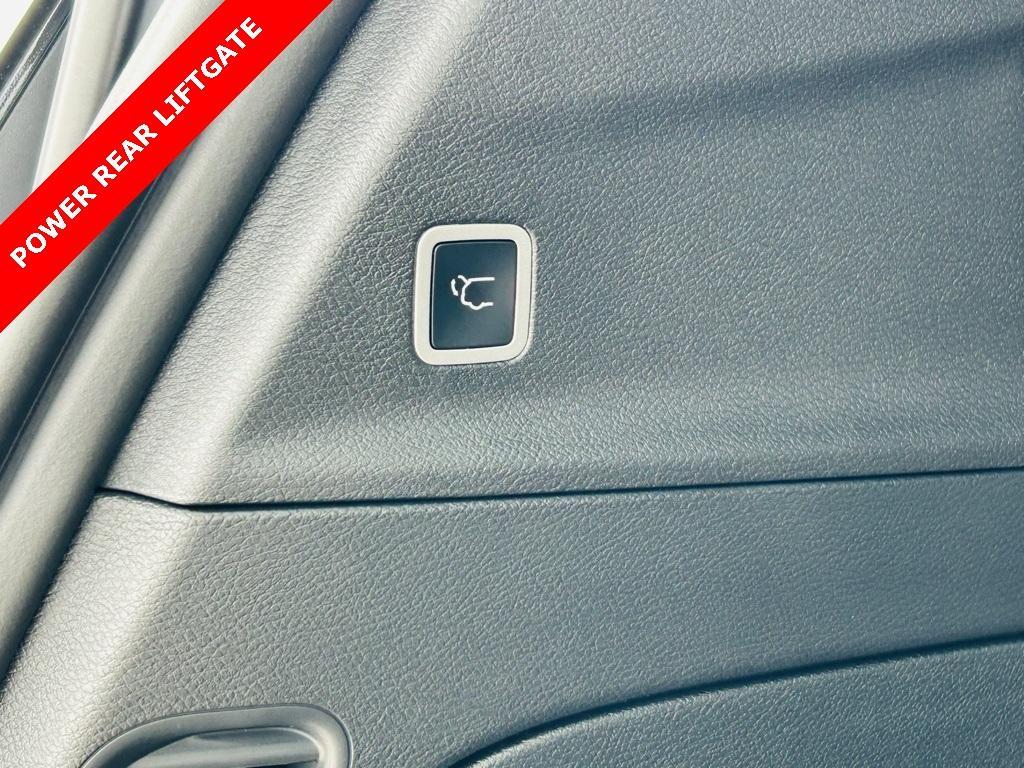 new 2025 Chrysler Voyager car, priced at $40,113