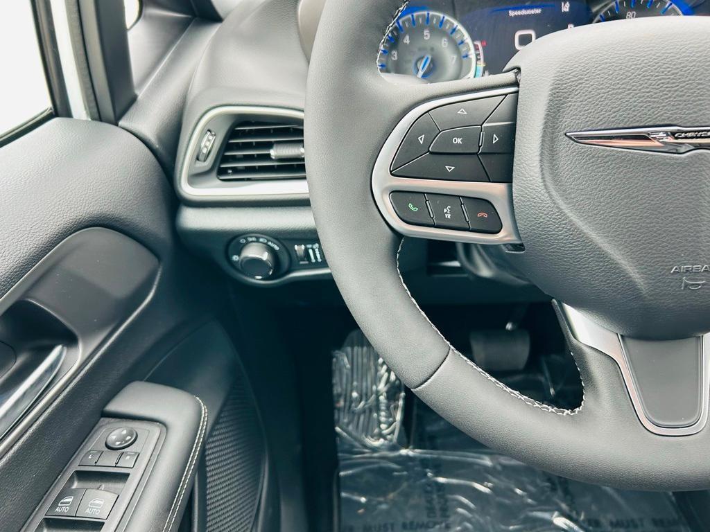 new 2025 Chrysler Voyager car