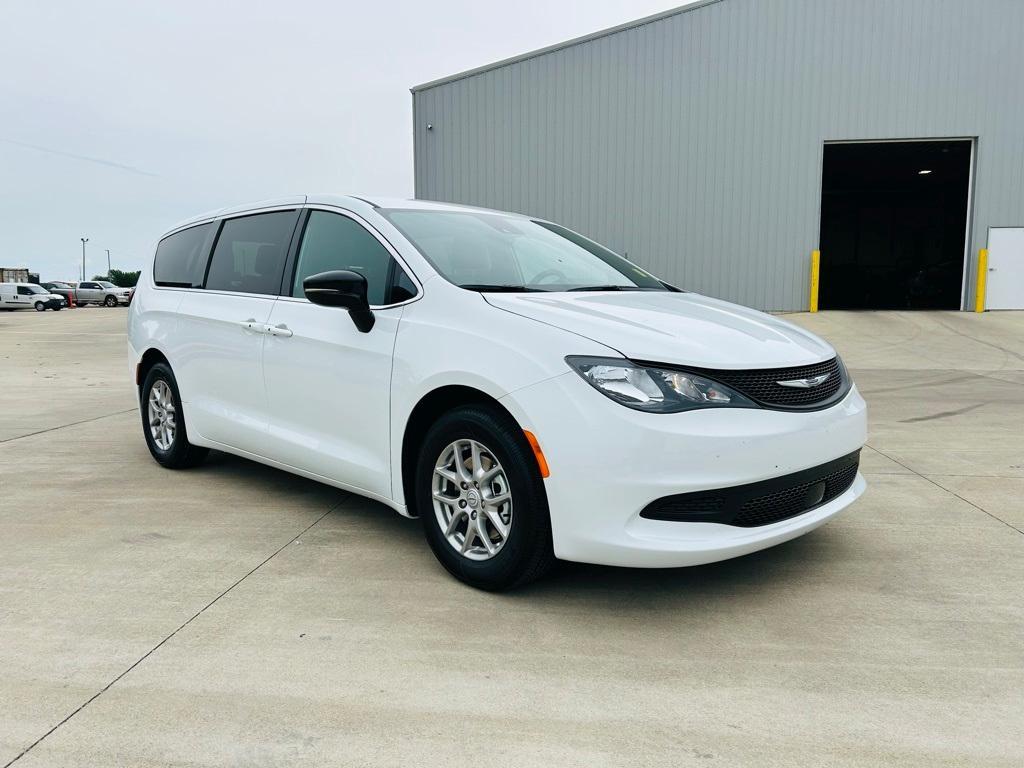 new 2025 Chrysler Voyager car