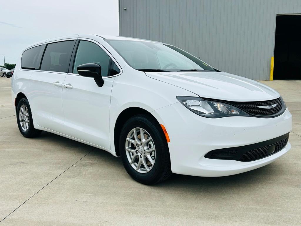 new 2025 Chrysler Voyager car
