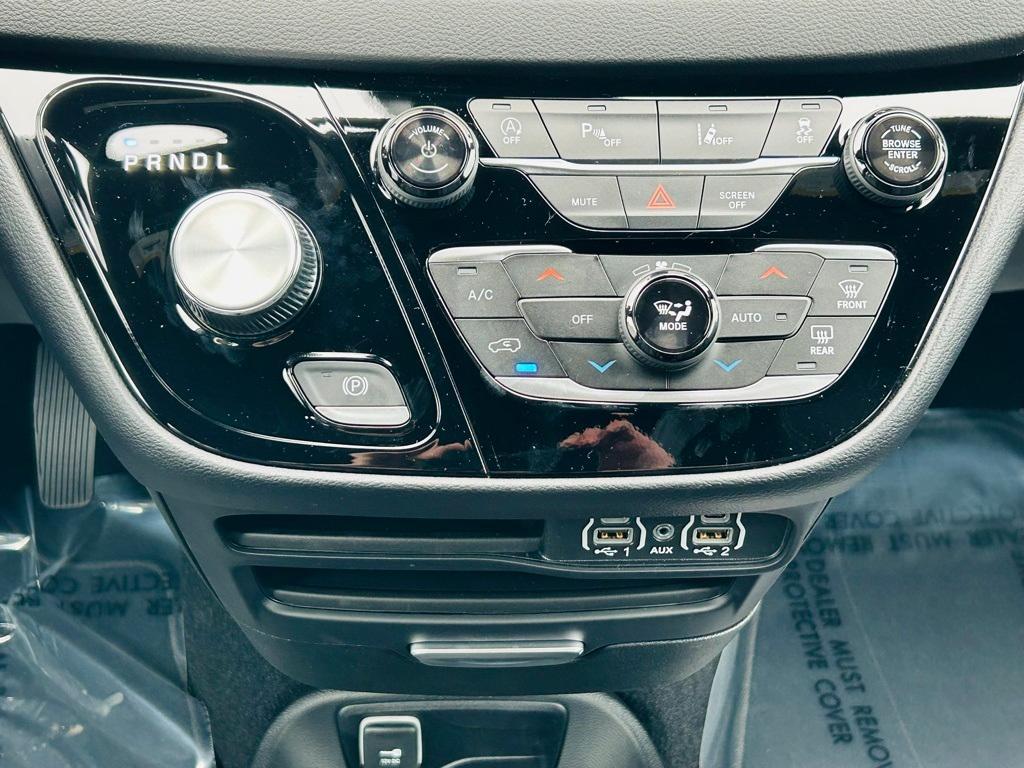 new 2025 Chrysler Voyager car