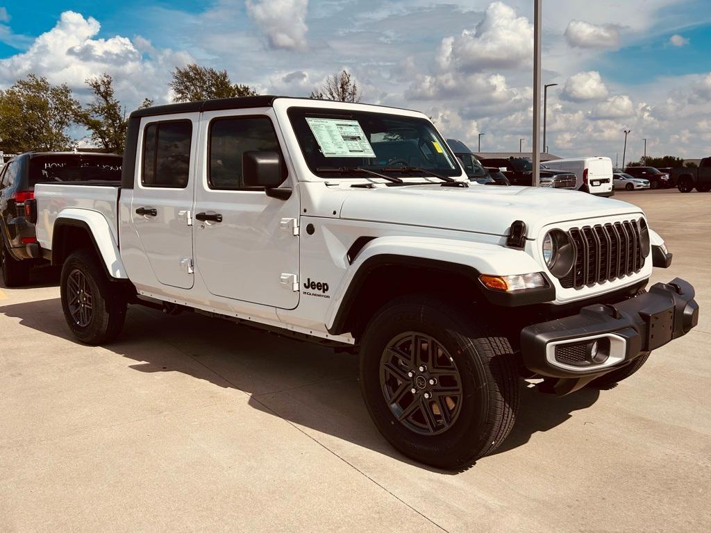 new 2025 Jeep Gladiator car