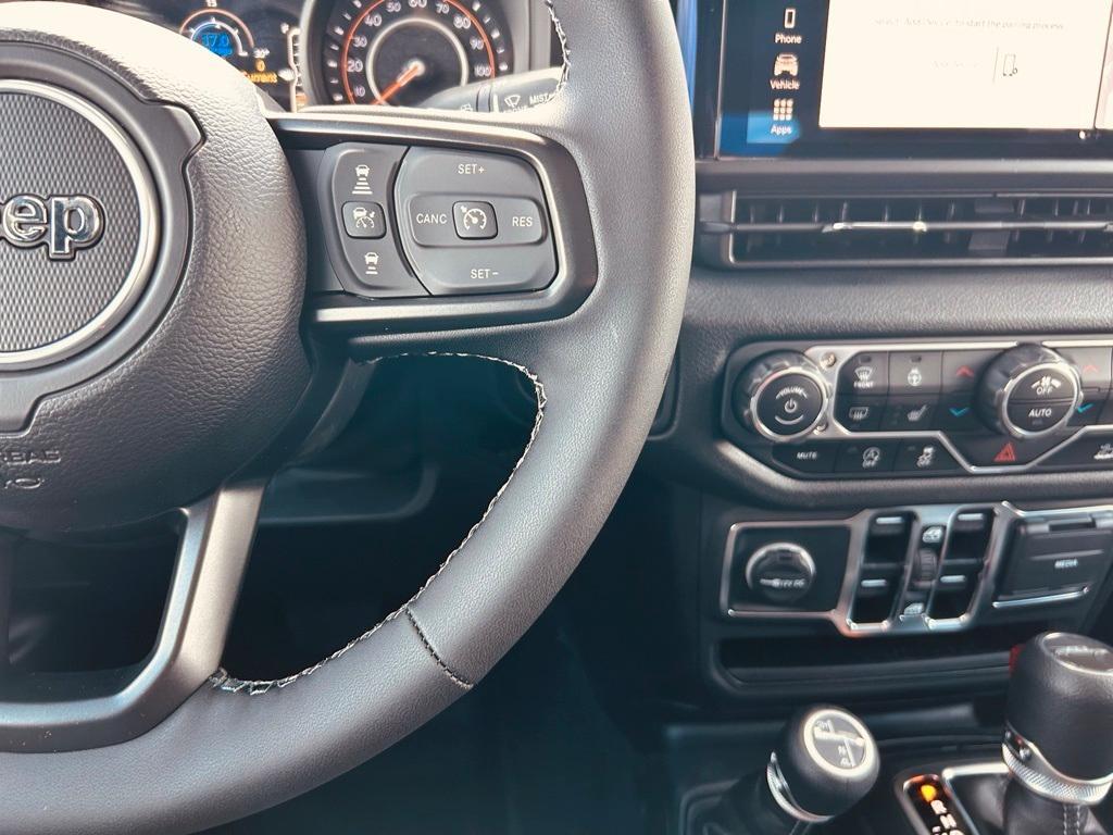 new 2025 Jeep Gladiator car