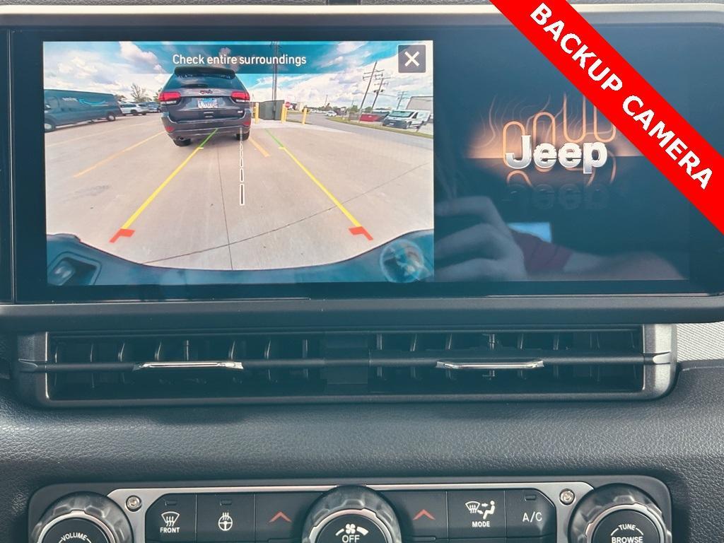 new 2025 Jeep Gladiator car