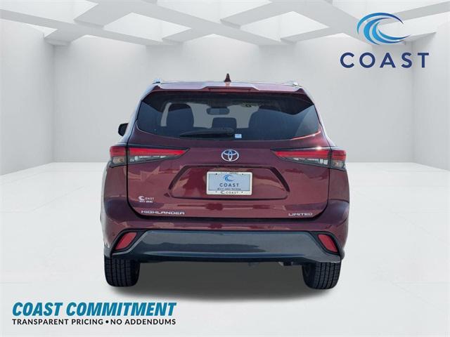 used 2020 Toyota Highlander car, priced at $28,399