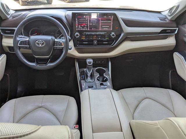 used 2020 Toyota Highlander car, priced at $28,399