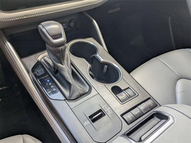 used 2022 Toyota Highlander car, priced at $28,491