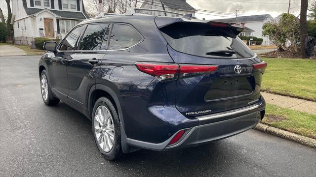 used 2021 Toyota Highlander car, priced at $23,459