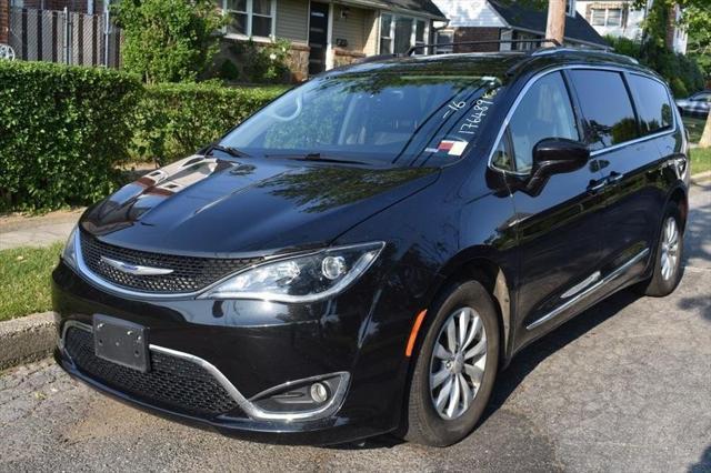 used 2023 Chrysler Pacifica Hybrid car, priced at $19,488