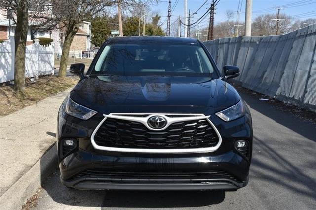 used 2023 Toyota Highlander car, priced at $27,988