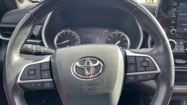 used 2022 Toyota Highlander car, priced at $33,988