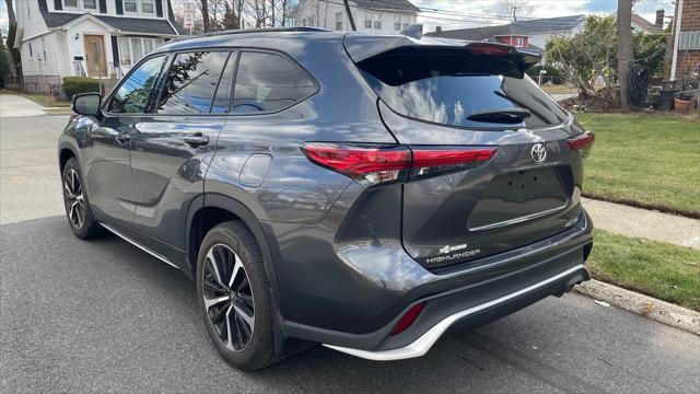 used 2022 Toyota Highlander car, priced at $33,988