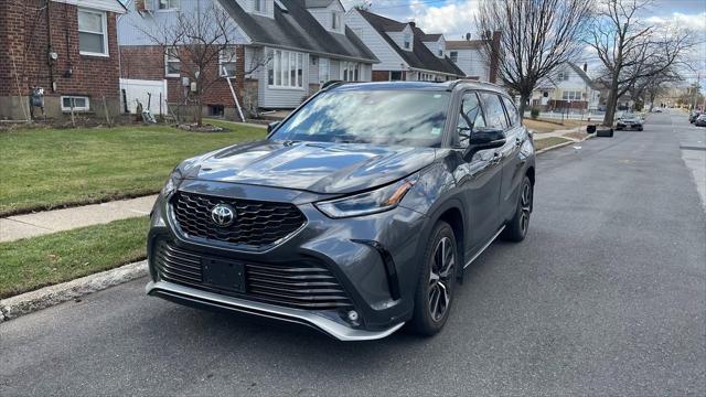 used 2022 Toyota Highlander car, priced at $33,988