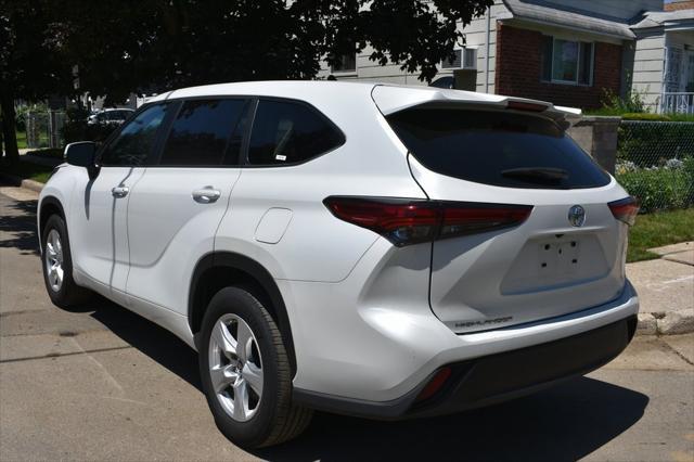 used 2023 Toyota Highlander car, priced at $27,988