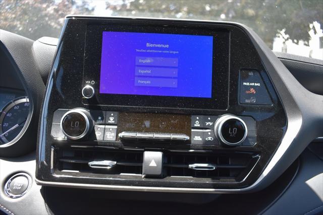 used 2023 Toyota Highlander car, priced at $27,988