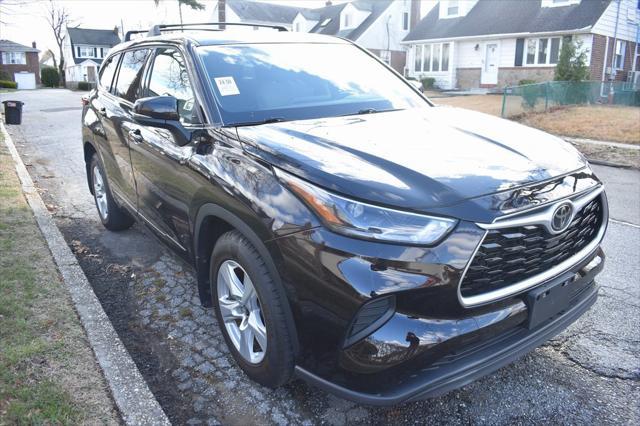 used 2022 Toyota Highlander car, priced at $24,988