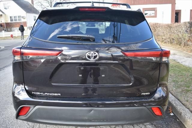 used 2022 Toyota Highlander car, priced at $24,988