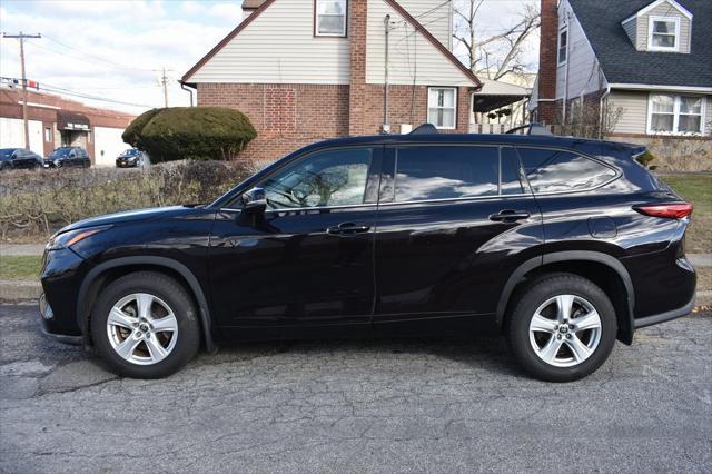 used 2022 Toyota Highlander car, priced at $24,988