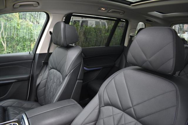 used 2024 BMW X7 car, priced at $50,988