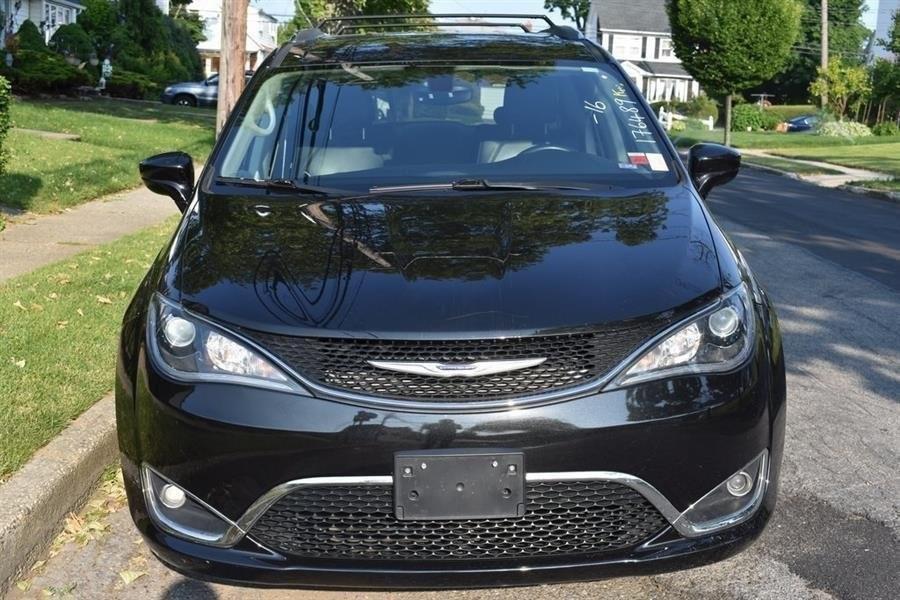 used 2024 Chrysler Pacifica car, priced at $23,320