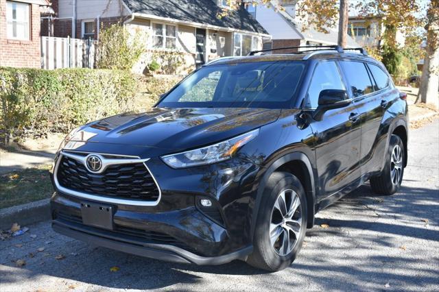 used 2020 Toyota Highlander car, priced at $25,988