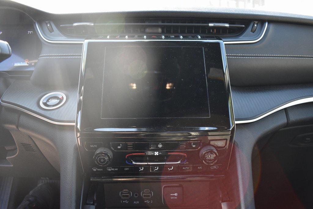 used 2024 Jeep Grand Cherokee L car, priced at $21,988