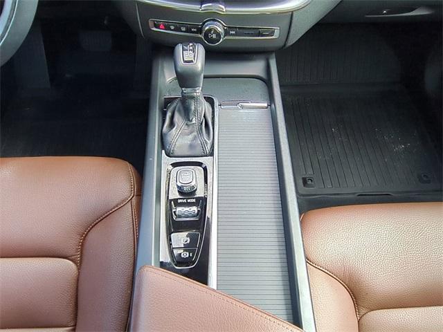 used 2020 Volvo XC60 car, priced at $22,880