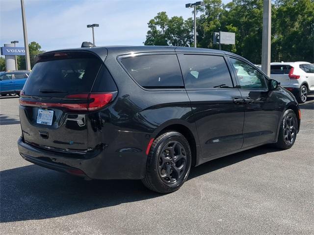 used 2022 Chrysler Pacifica Hybrid car, priced at $26,875