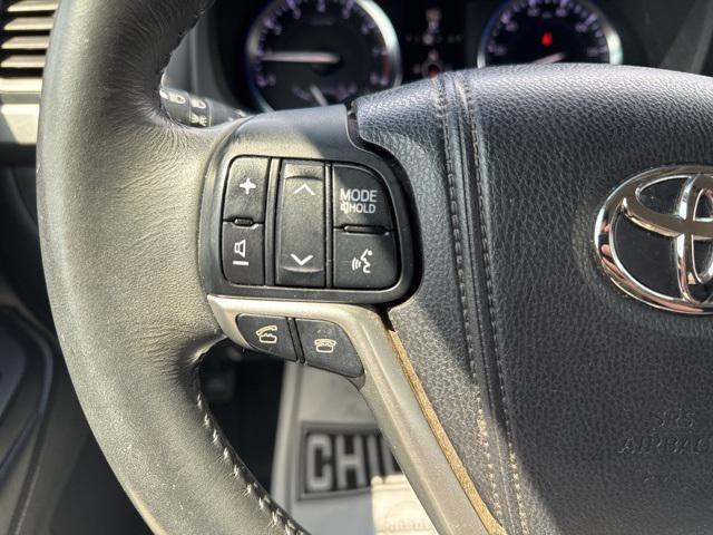 used 2014 Toyota Highlander car, priced at $12,999
