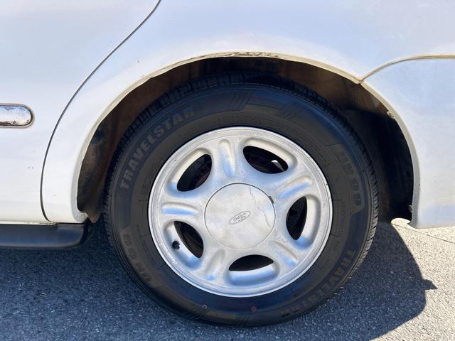 used 1997 Ford Taurus car, priced at $2,750