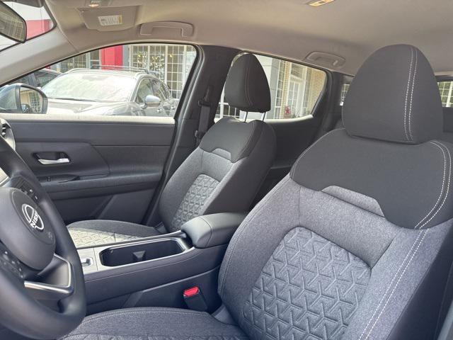 new 2025 Nissan Kicks car, priced at $24,434
