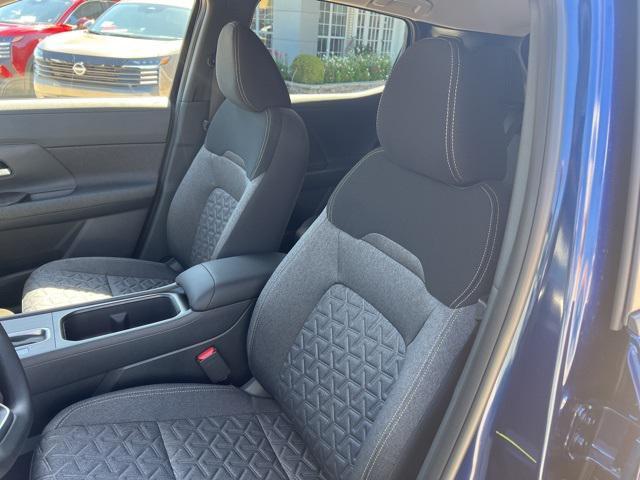 new 2025 Nissan Kicks car, priced at $24,280
