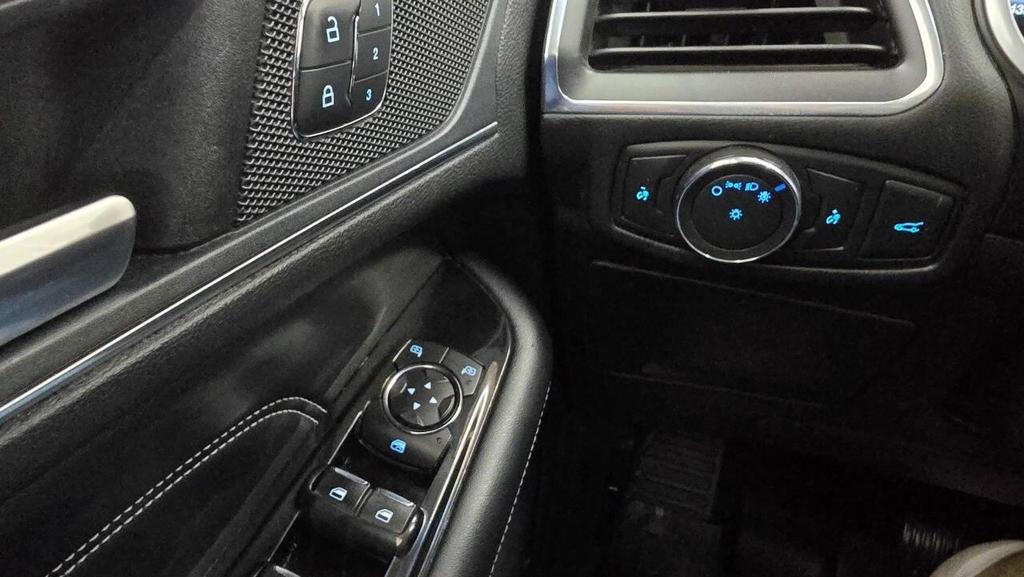 used 2018 Ford Edge car, priced at $13,900