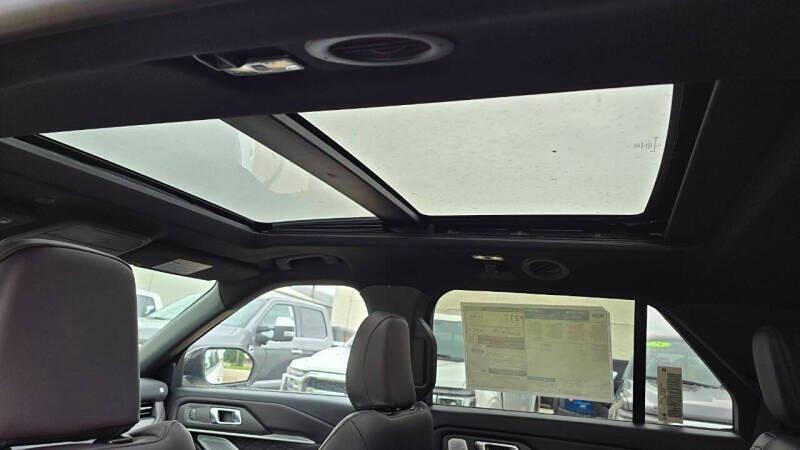 new 2025 Ford Explorer car, priced at $61,105