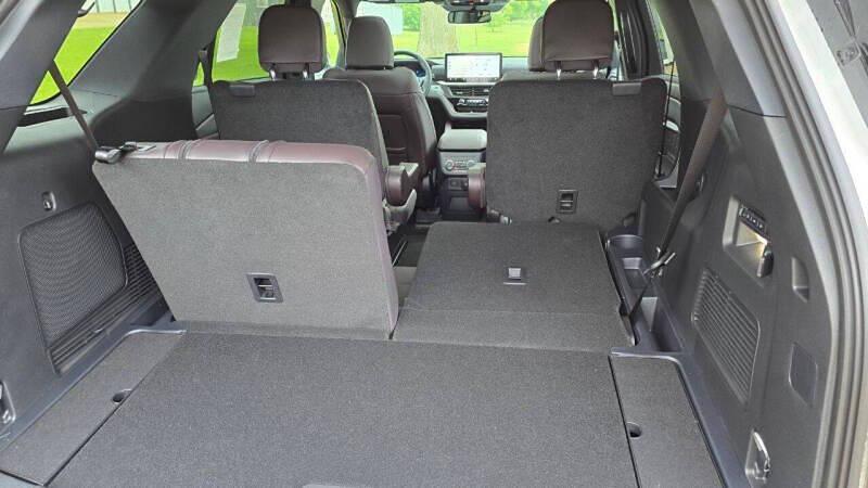 new 2025 Ford Explorer car, priced at $61,105