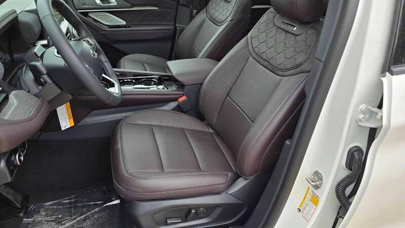 new 2025 Ford Explorer car, priced at $61,105