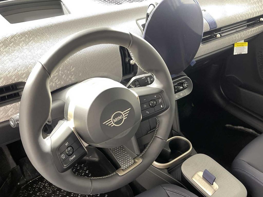 new 2025 MINI Hardtop car, priced at $38,415
