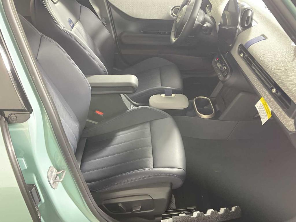 new 2025 MINI Hardtop car, priced at $38,415