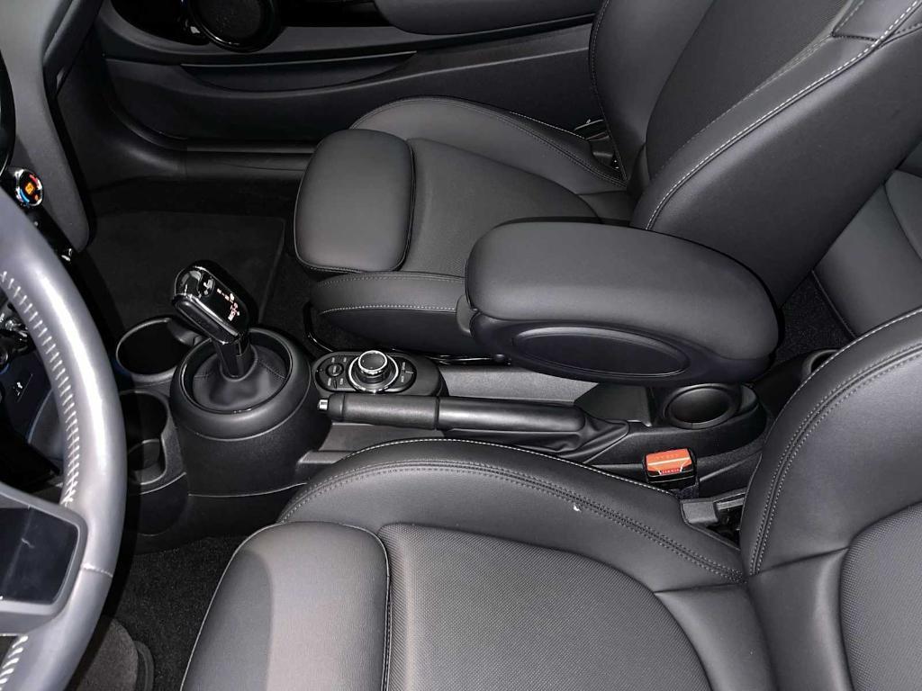 used 2023 MINI Hardtop car, priced at $26,843