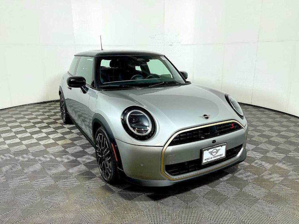 used 2025 MINI Hardtop car, priced at $32,995