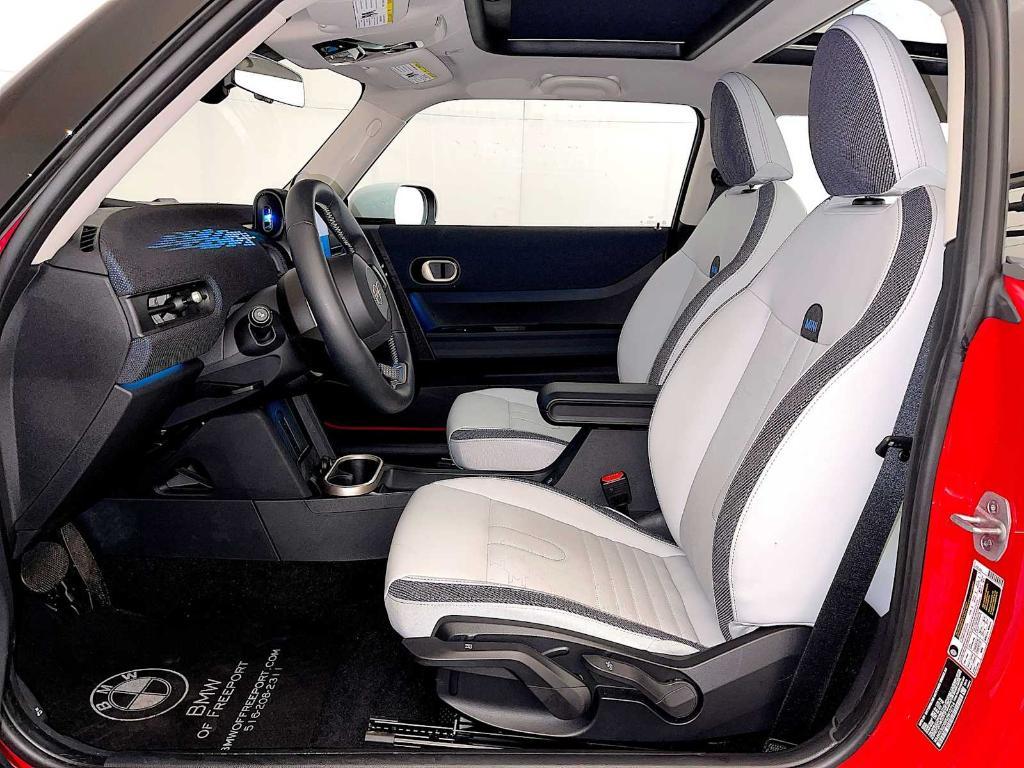 used 2025 MINI Hardtop car, priced at $31,493