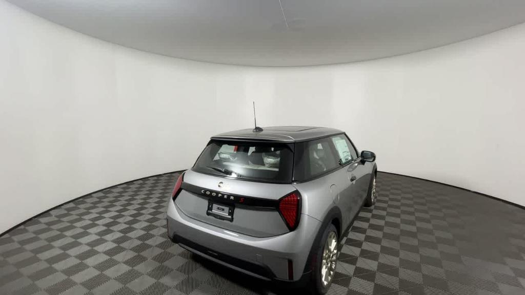 new 2025 MINI Hardtop car, priced at $35,670