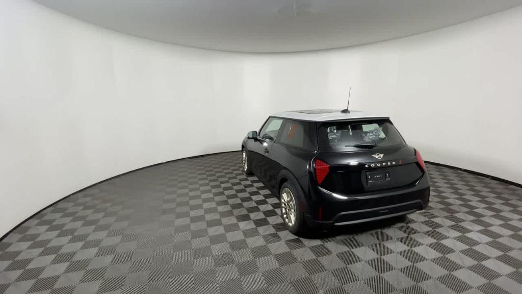 new 2025 MINI Hardtop car, priced at $36,595