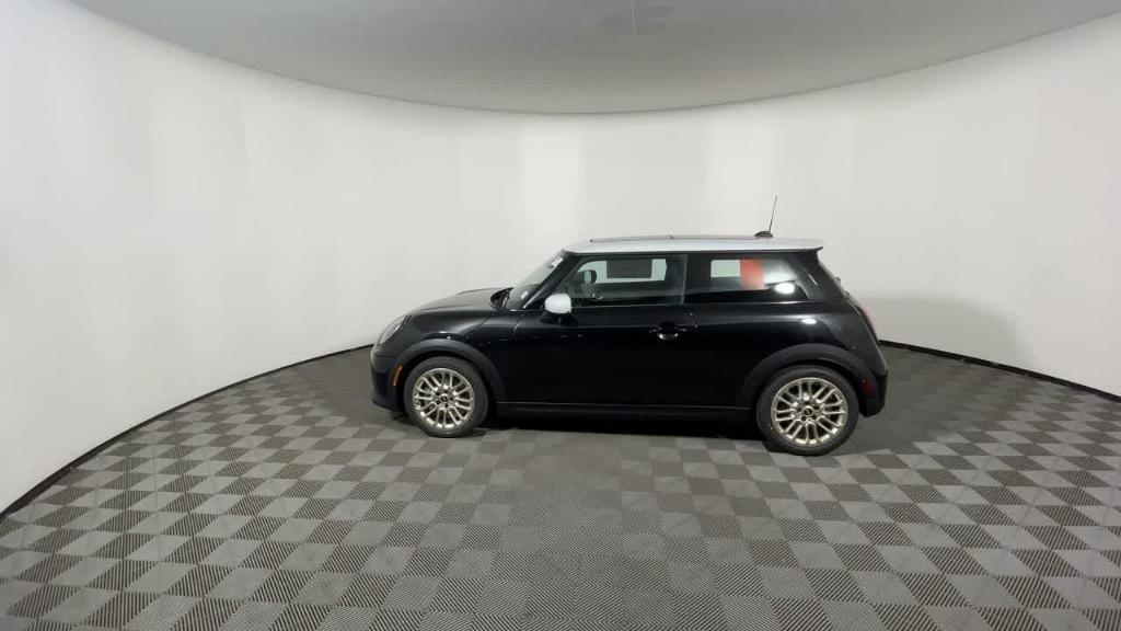 new 2025 MINI Hardtop car, priced at $36,595